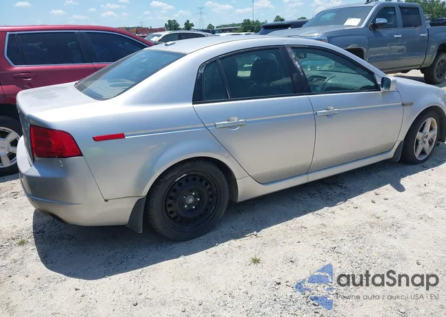 19UUA66226AD51692: 42768796