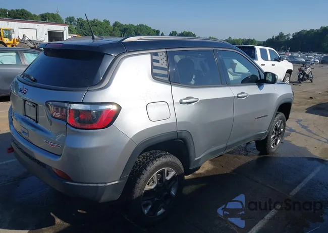 3C4NJDDB3JT348272: 42769022