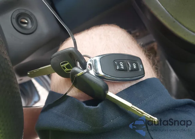 5J6YH27796L000834: 42769875