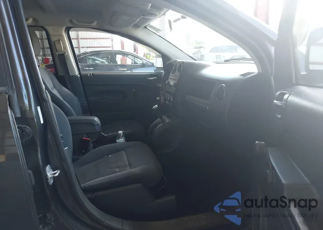 1J4NF1FB7AD646529: 42769907