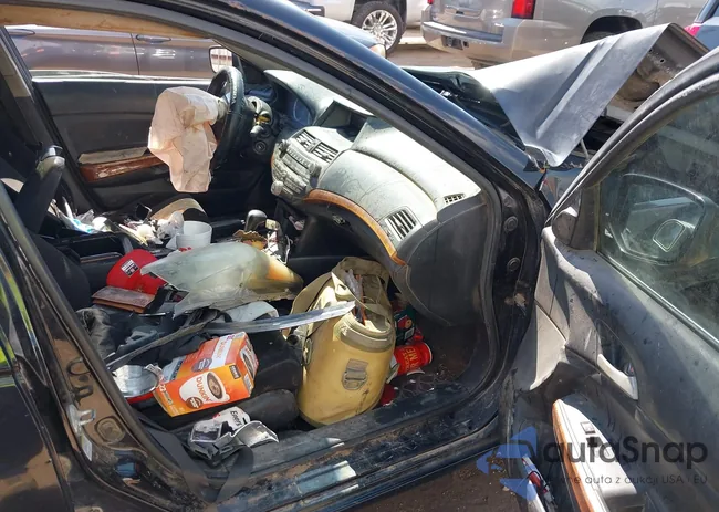 1HGCP2F73BA079008: 42769926