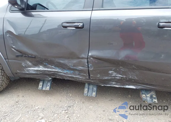 1C6SRFJT0NN427089: 42771042