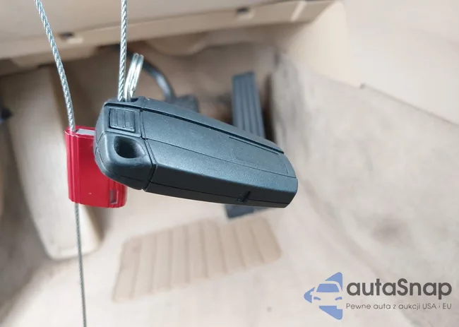 WBAPH7C57BA801266: 42771369