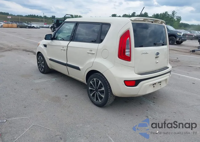 KNDJT2A6XC7443147: 42770702