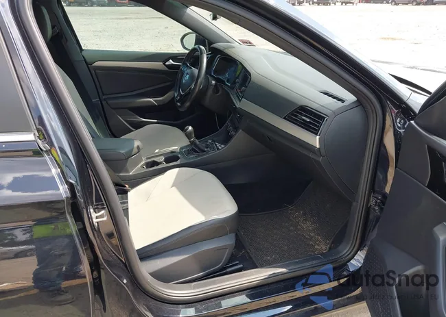 3VWN57BU3LM084765: 42772340