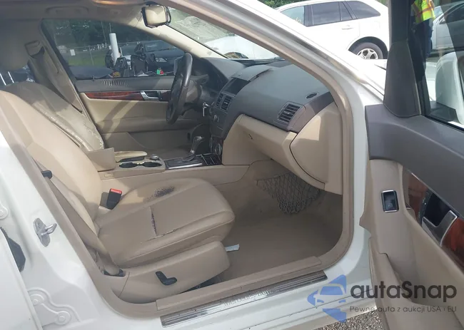 WDDGF8BB6BR165937: 42772477