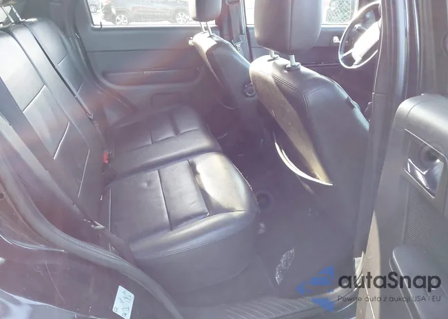 1FMCU9EG7BKC12019: 42772012