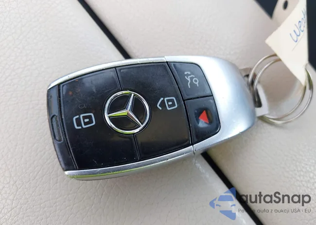 WDDZF4KB6HA121543: 42773296