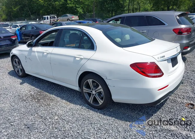 WDDZF4KB6HA121543: 42773296