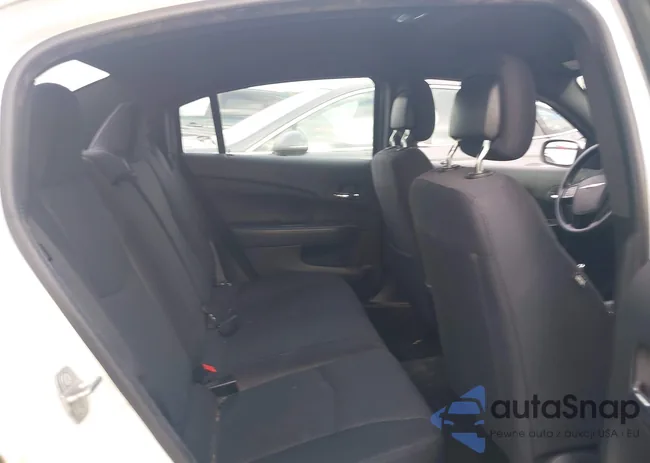 1C3CCBAB0EN142279: 42773544