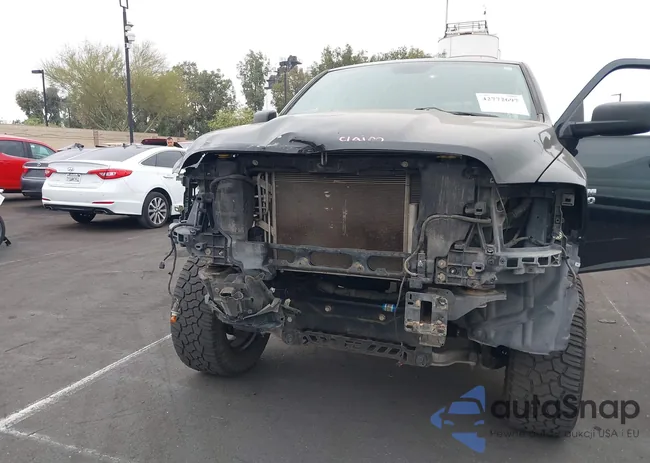 1C6RR7GG1JS319610: 42772697