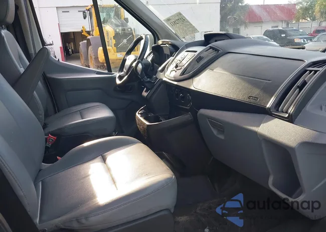 1FTYR2CM7HKA44743: 42772811