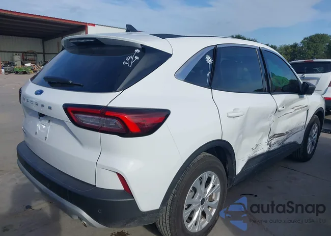 1FMCU0GN6RUB13746: 42773746