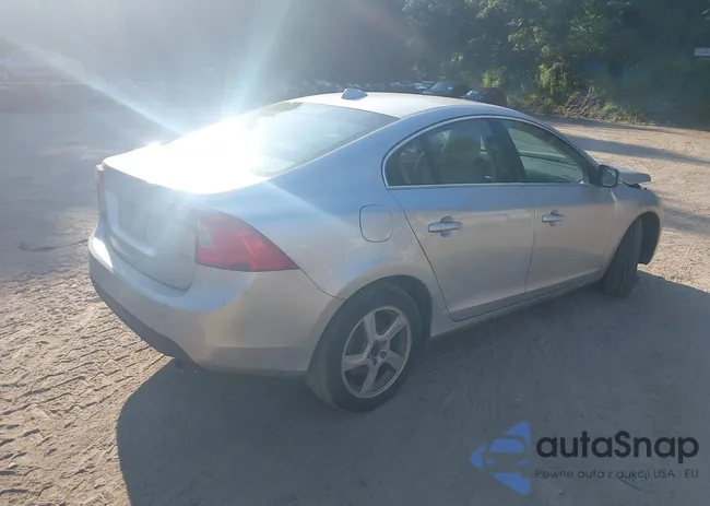 YV1622FS3C2045235: 42775014