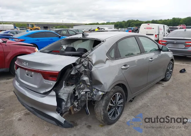 3KPF24AD2RE715458: 42775032