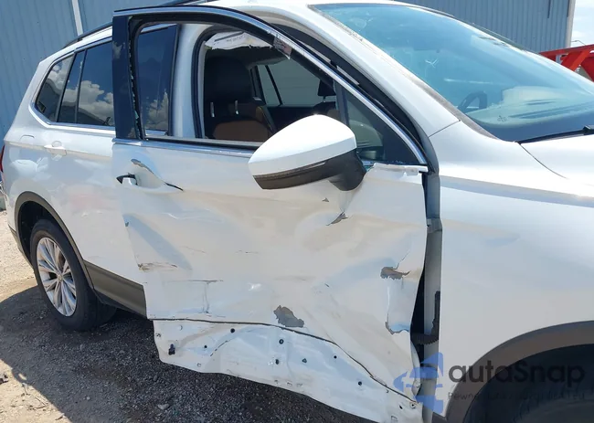 3VV3B7AX4KM063938: 42775063