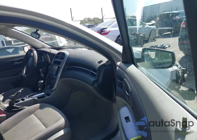 1G11A5SLXFF251158: 42775158