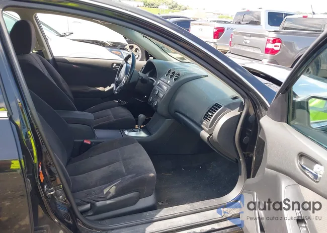 1N4AL21E69N401608: 42775230