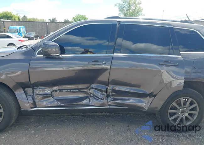 1C4RJFJG9FC619335: 42775275