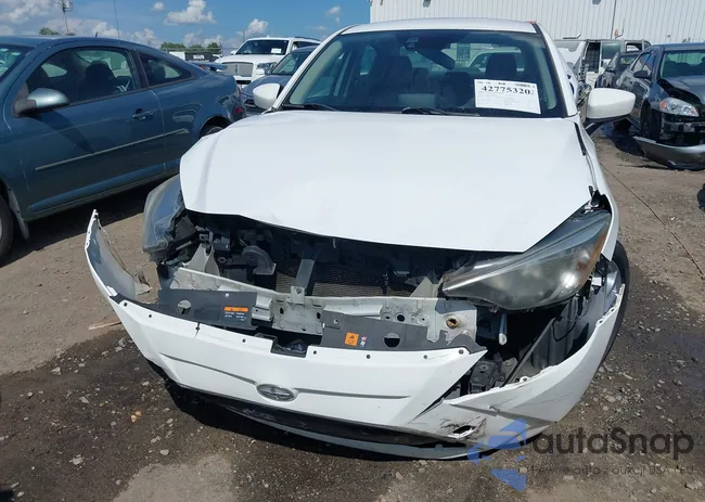 3MYDLBZV8GY107141: 42775320