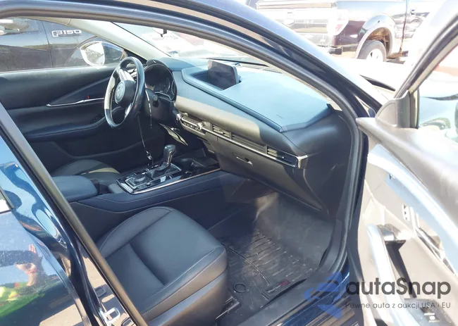 3MVDMBCL9MM220293: 42775400