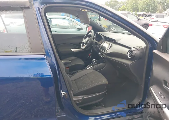 3N1CP5CV9LL555570: 42775407