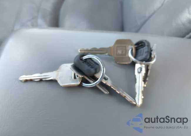 2G4WS52M8X1586930: 42775518