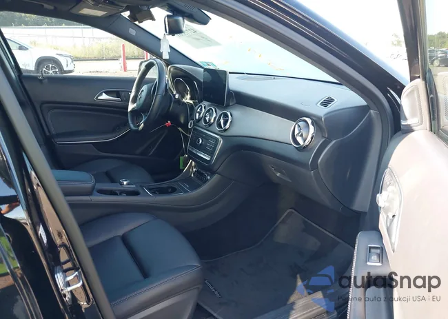 WDCTG4GB1LU027075: 42775581