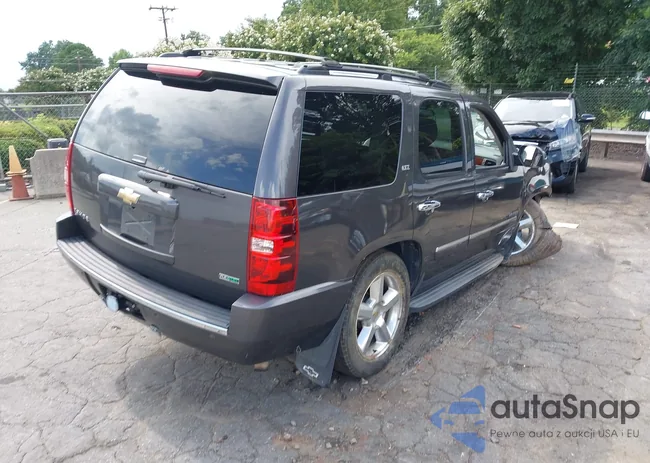 1GNUKCE01AR105575: 42774612