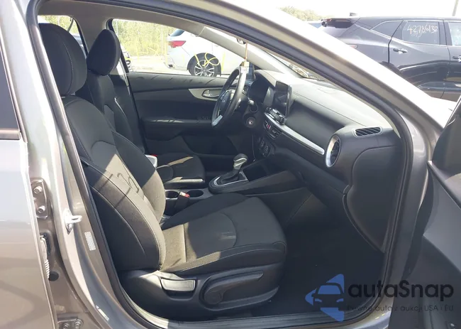 3KPF24AD8RE738503: 42774843