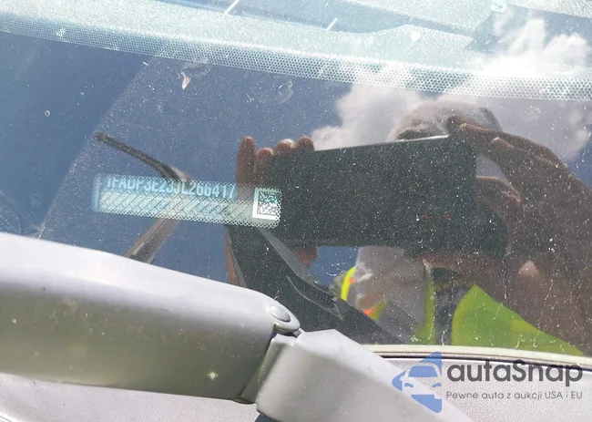 1FADP3E23JL266417: 42775003