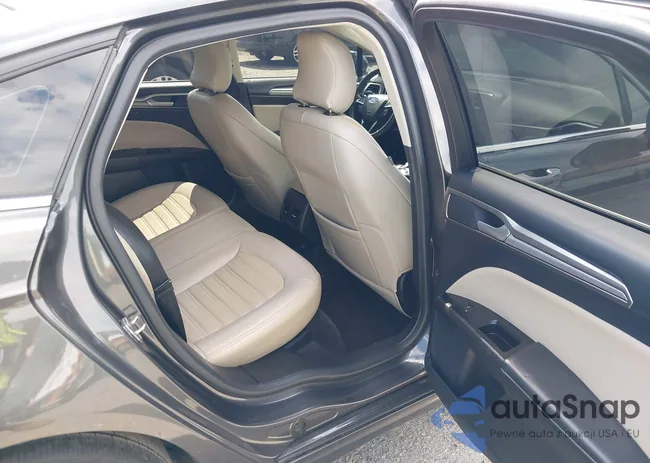 3FA6P0HD1KR162807: 42776091