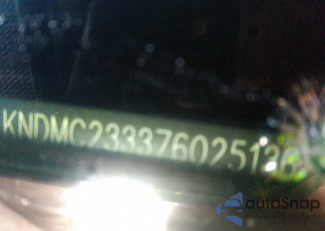 KNDMC233376025136: 42776224