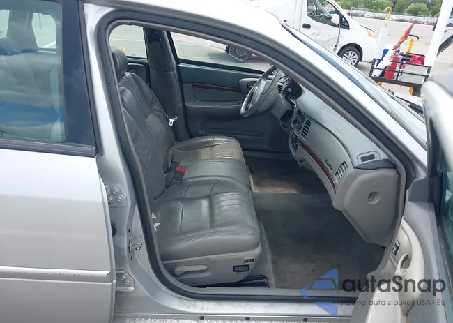 2G1WH52K449252935: 42776265