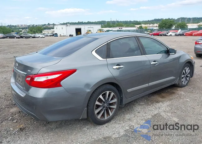 1N4AL3APXGC173211: 42776281