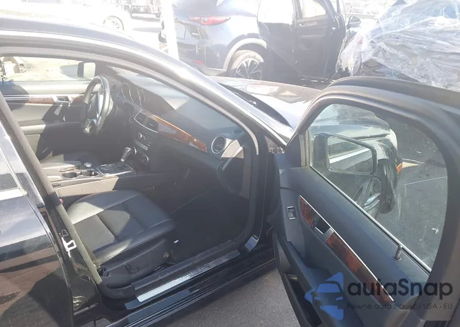 WDDGF4HB2DA805983: 42775880