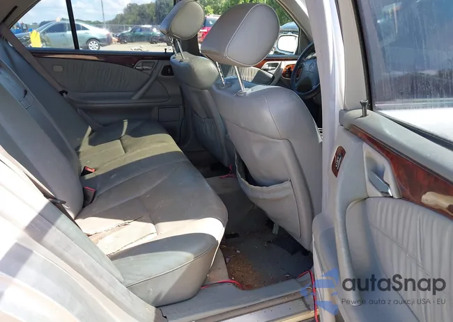 WDBJF70J21B317125: 42775949