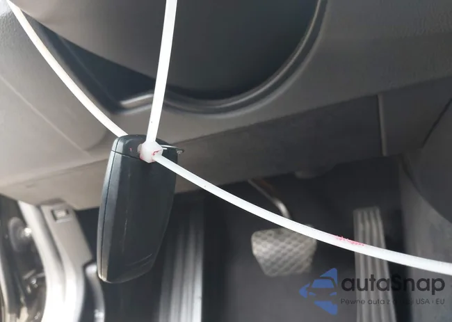 WBA3B1G58FNT07651: 42777084