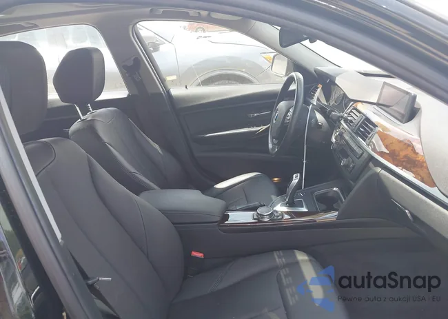 WBA3B1G58FNT07651: 42777084