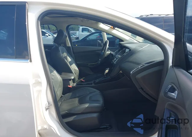 1FADP3N2XHL295925: 42777261