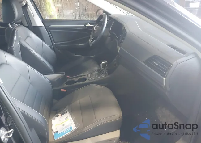 3VWEM7BU5PM018145: 42777281