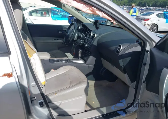 JN8AS58V28W411473: 42776608