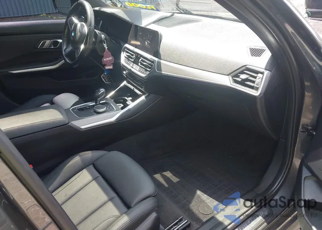 WBA5U9C04LFJ75957: 42778055