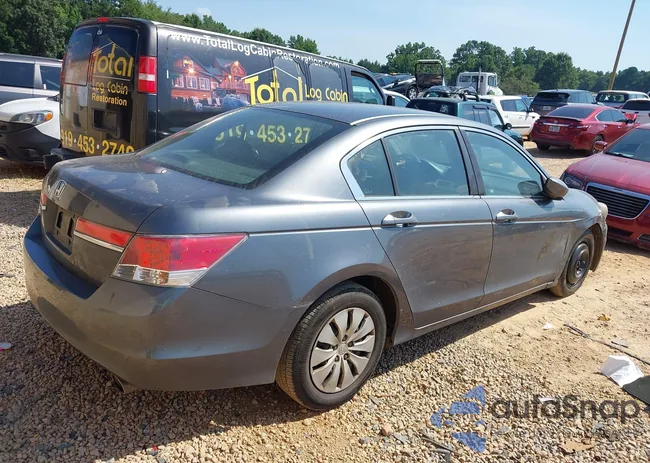 1HGCP2F34BA108836: 42779114