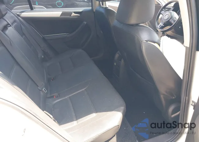 3VWDP7AJ3DM417948: 42779357