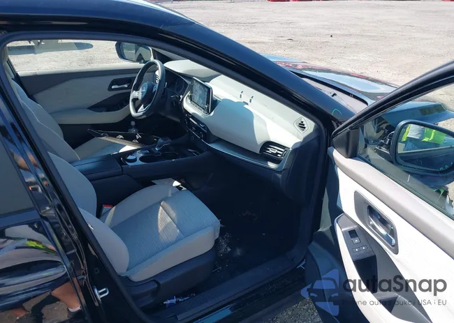 JN8BT3BB0PW474283: 42779381