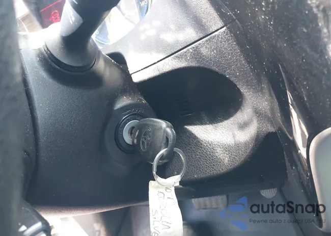 2T1BURHE3JC989565: 42779549