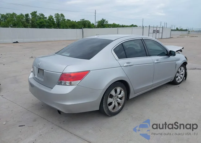 1HGCP2F80AA110013: 42779551