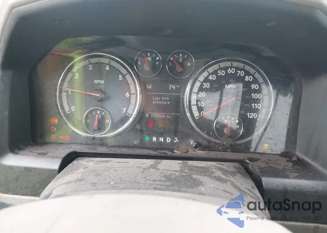 1D3HV18T89S741479: 42780335