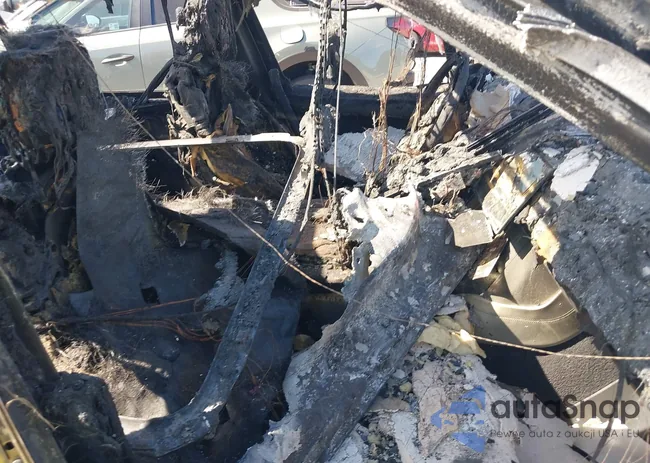 SALKPBFUXRA220661: 42780386